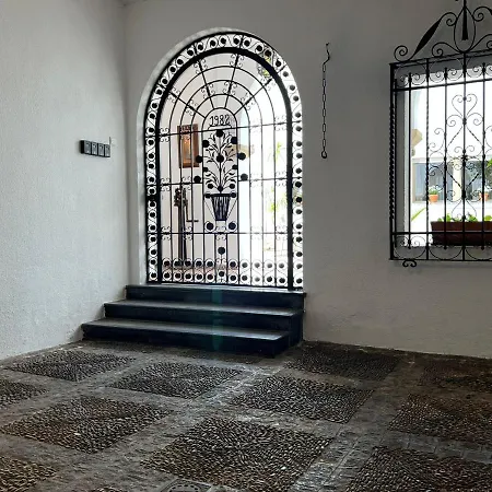 Casa Valenzuela Homestay *
