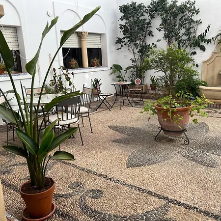 Casa Valenzuela Homestay *